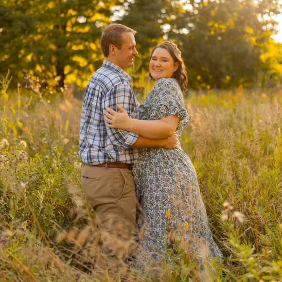 Meet your Posher, Danielle - Picture 1 of 2